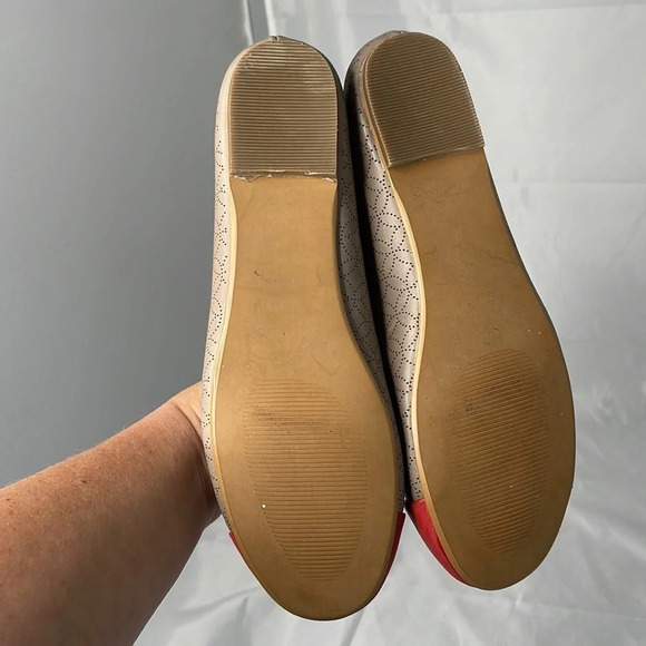 FOSSIL 2 Tone Leather Ballet Flats Coral Red Taupe  Grey Cap Toe Perforated 9 - Picture 9 of 11